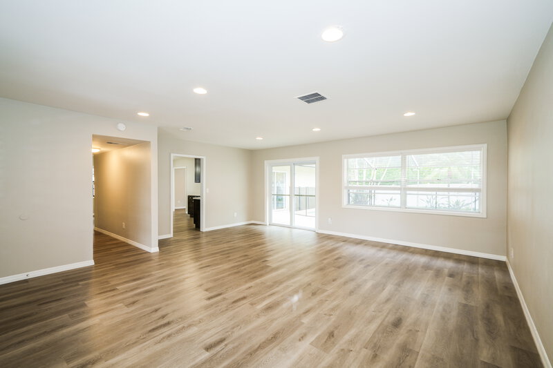 2,965/Mo, 4813 Bay Crest Dr Tampa, FL 33615 Living Room View