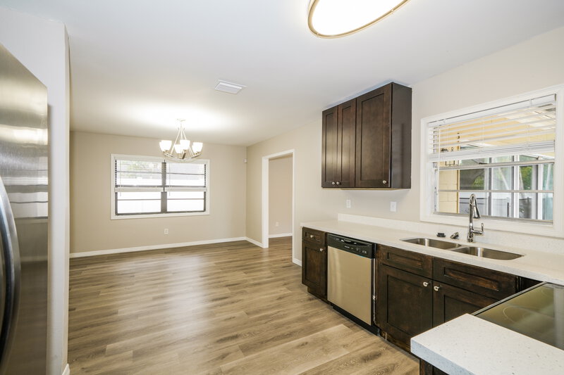 2,965/Mo, 4813 Bay Crest Dr Tampa, FL 33615 Kitchen View 2