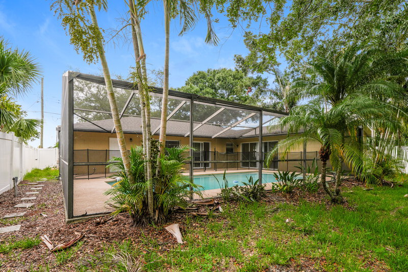 2,965/Mo, 4813 Bay Crest Dr Tampa, FL 33615 Rear View