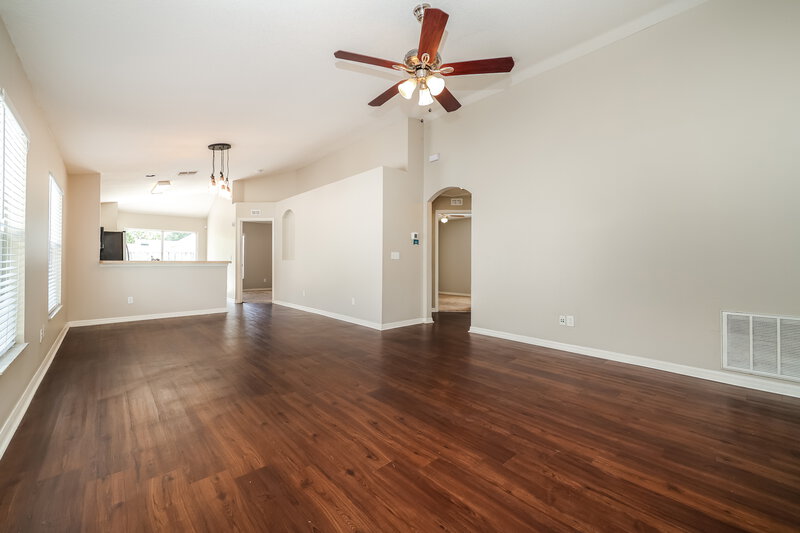 1,975/Mo, 7556 Oxford Garden Cir Apollo Beach, FL 33572 Living Room View 2