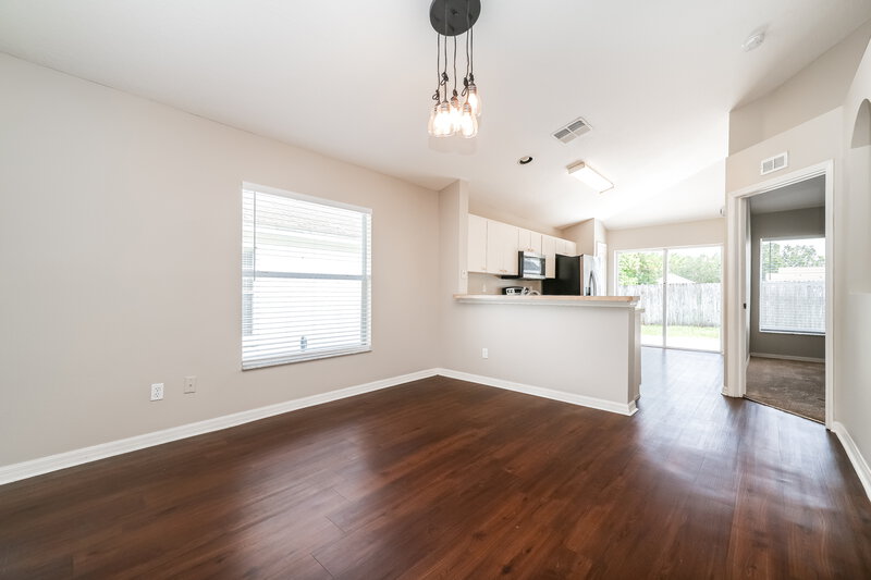 1,975/Mo, 7556 Oxford Garden Cir Apollo Beach, FL 33572 Dining Room View