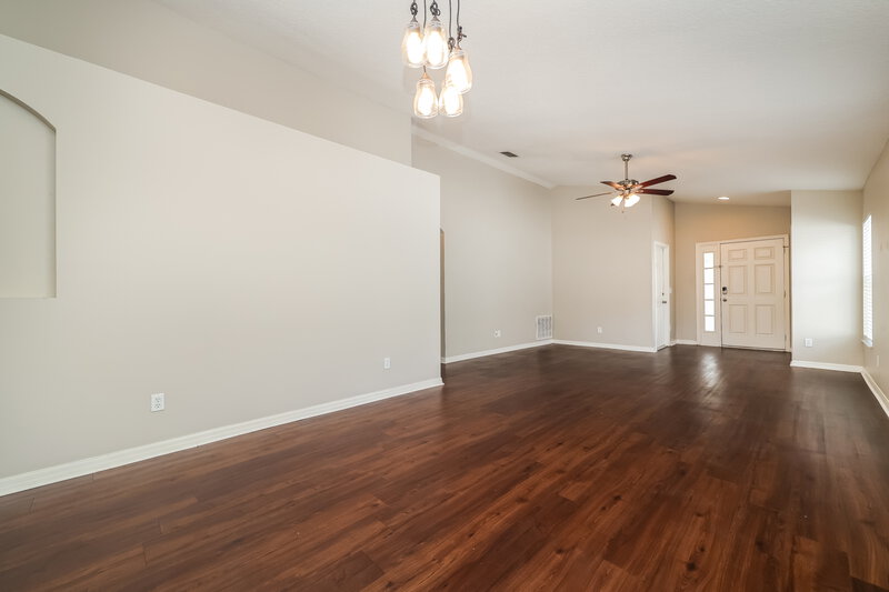 1,975/Mo, 7556 Oxford Garden Cir Apollo Beach, FL 33572 Dining Room View 2