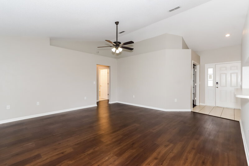 2,065/Mo, 7449 Jessamine Dr Lakeland, FL 33810 Living Room View 3