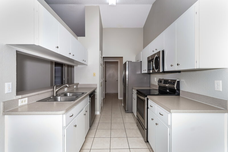 2,065/Mo, 7449 Jessamine Dr Lakeland, FL 33810 Kitchen View