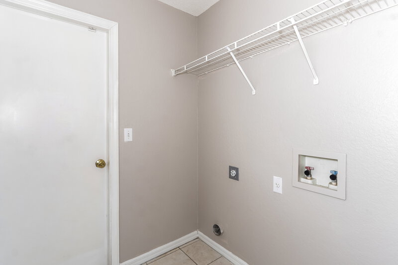 2,065/Mo, 7449 Jessamine Dr Lakeland, FL 33810 Walk In Closet View