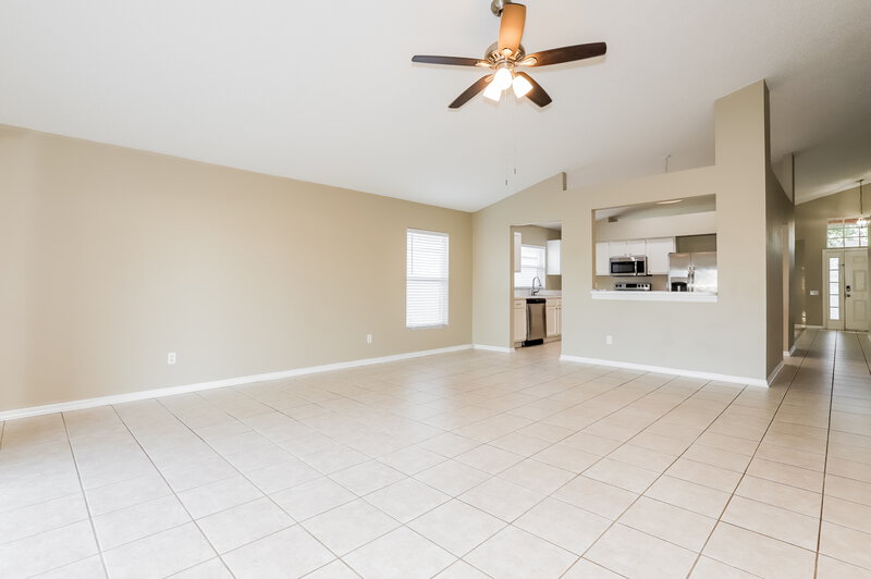 2,190/Mo, 10461 Hallmark Blvd Riverview, FL 33578 Living Room View