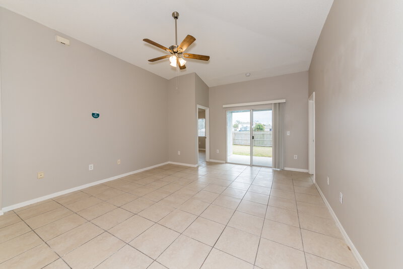 1,995/Mo, 11850 Brenford Crest Dr. Riverview, FL 33579 Living Room View