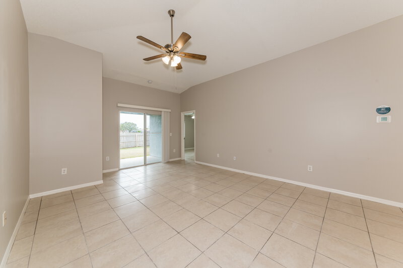 1,995/Mo, 11850 Brenford Crest Dr. Riverview, FL 33579 Living Room View 2