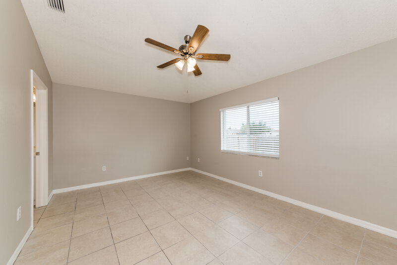 1,995/Mo, 11850 Brenford Crest Dr. Riverview, FL 33579 Main Bedroom View