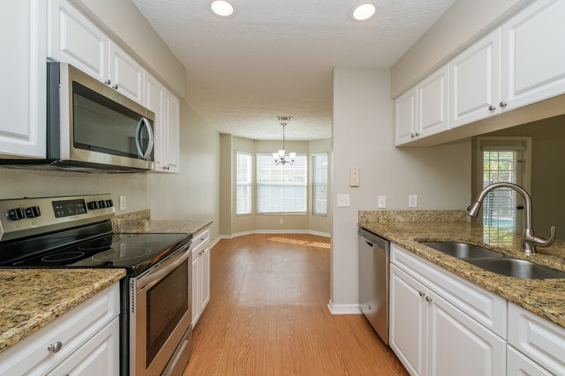 2,450/Mo, 4715 Whitetail Ln New Port Richey, FL 34653 Kitchen View