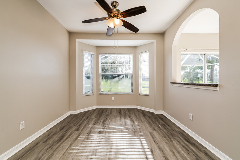 0/Mo, 10621 Navigation Dr Riverview, FL 33579 Breakfast Nook View