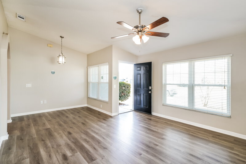2,220/Mo, 11841 Brenford Crest Riverview, FL 33579 Living Room View