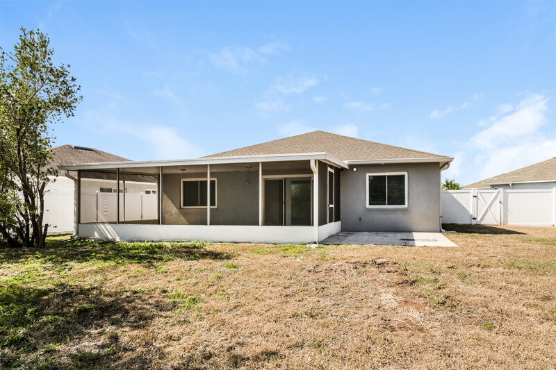 2,220/Mo, 11841 Brenford Crest Riverview, FL 33579 Rear View
