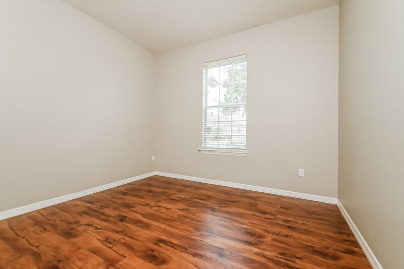 1,940/Mo, 609 19th St NW Ruskin, FL 33570 Bedroom View