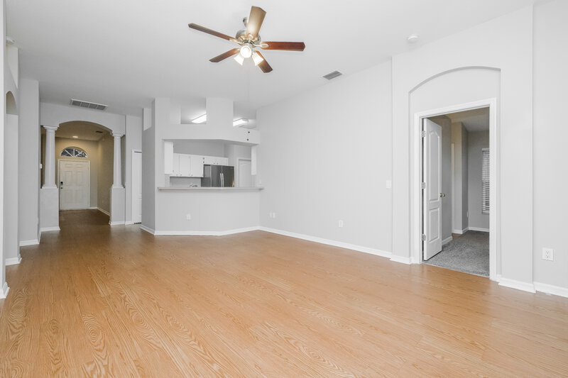 2,240/Mo, 9708 Laurel Ledge Dr Riverview, FL 33569 Living Room View 4