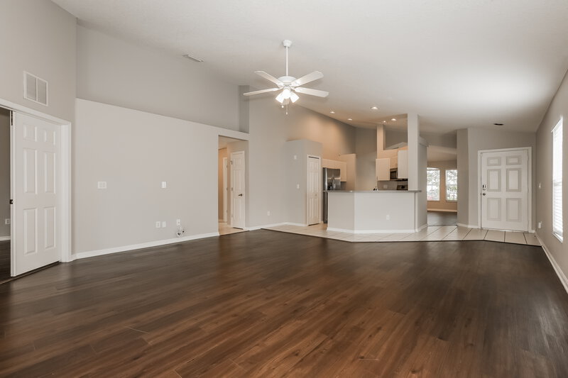 2,000/Mo, 11111 Newbridge Dr Riverview, FL 33579 Living Room View 2