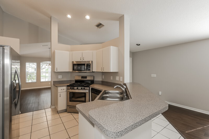 2,000/Mo, 11111 Newbridge Dr Riverview, FL 33579 Kitchen View