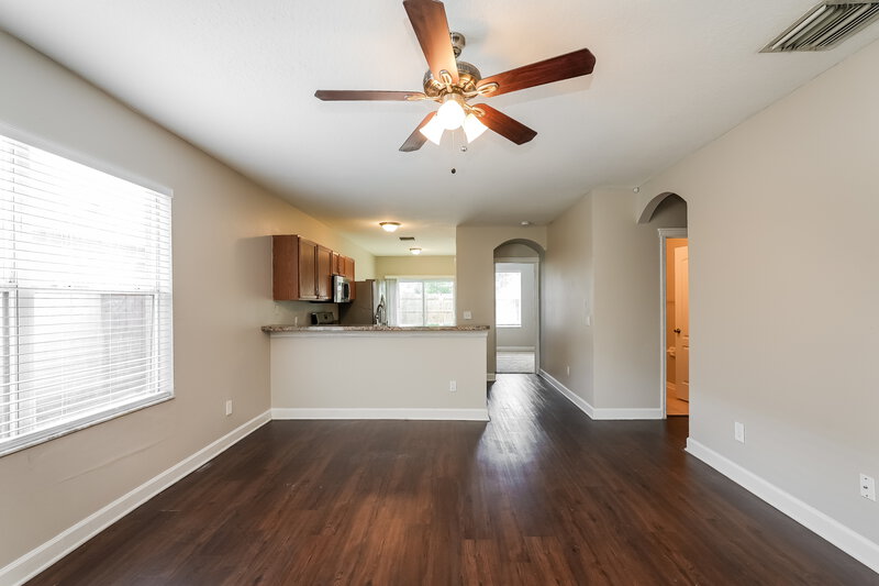 2,040/Mo, 7806 Bristol Park Drive Apollo Beach, FL 33572 Living Room View 2