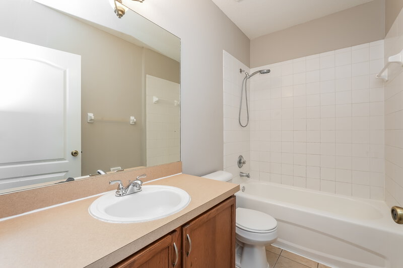 2,040/Mo, 7806 Bristol Park Drive Apollo Beach, FL 33572 Bathroom View