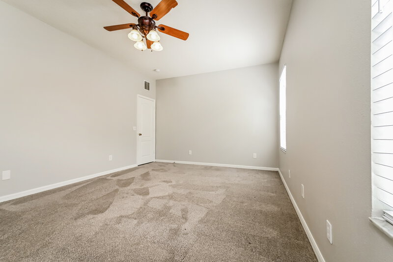 2,130/Mo, 7011 Monarch Park Dr Apollo Beach, FL 33572 Main Bedroom View 2