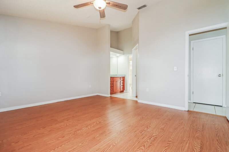 1,980/Mo, 4726 Addax Dr New Port Richey, FL 34653 Main Bedroom View