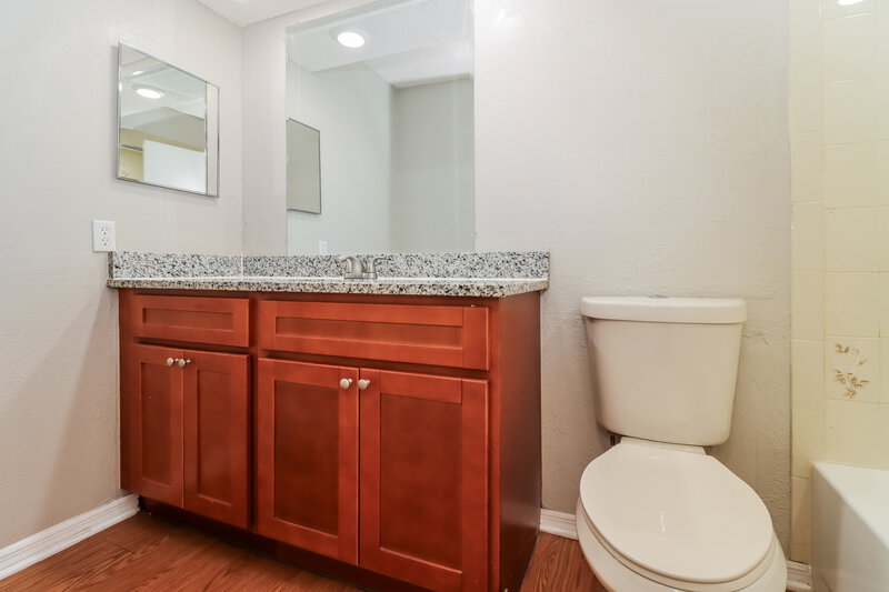 1,980/Mo, 4726 Addax Dr New Port Richey, FL 34653 Bathroom View