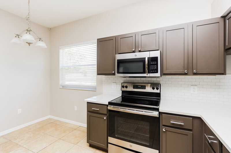 2,095/Mo, 10860 CARLOWAY HILLS DRIVE Wimauma, FL 33598 Kitchen View