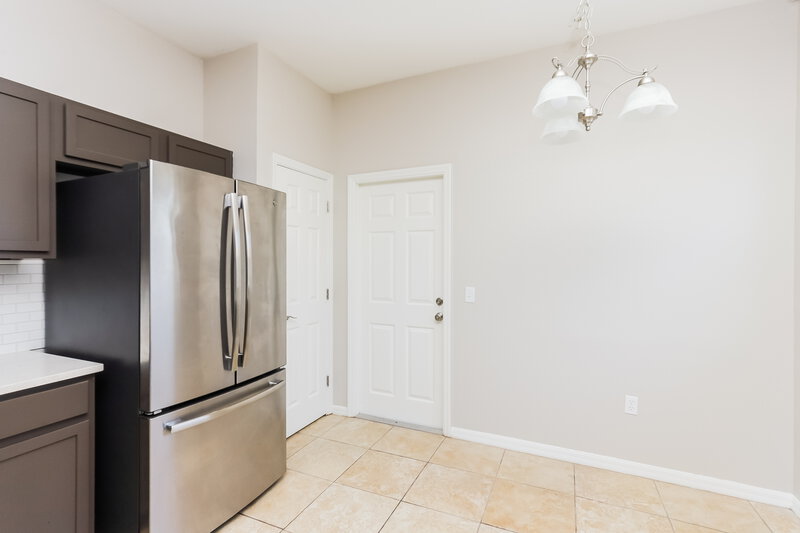 2,095/Mo, 10860 CARLOWAY HILLS DRIVE Wimauma, FL 33598 Kitchen View 3