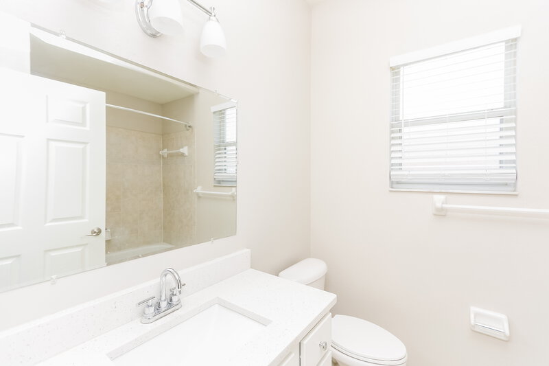 2,095/Mo, 10860 CARLOWAY HILLS DRIVE Wimauma, FL 33598 Bathroom View