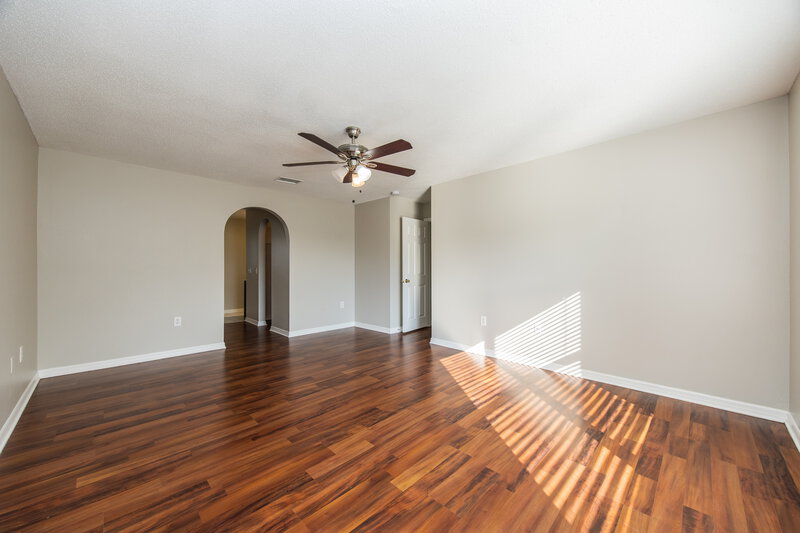 2,410/Mo, 1336 Dragon Head Dr Valrico, FL 33594 Main Bedroom View 2