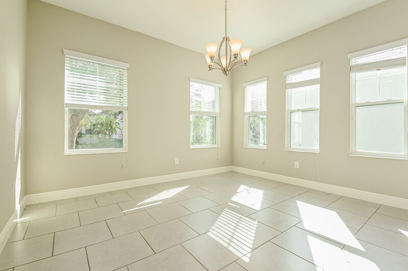 2,425/Mo, 525 Winterside Dr Apollo Beach, FL 33572 Dining Room View