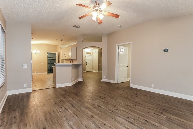 2,085/Mo, 6417 Myrtlewood Dr Lakeland, FL 33810 Living Room View 3