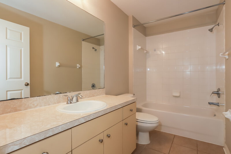 2,095/Mo, 10326 Summerview Cir Riverview, FL 33578 Bathroom View