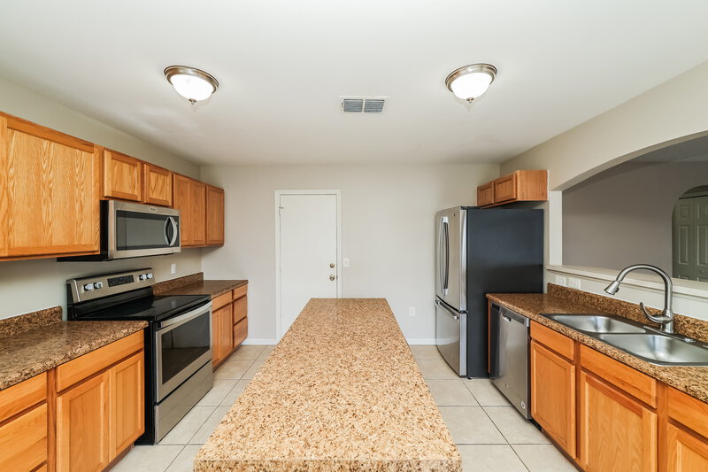 2,675/Mo, 11326 Ivy Flower Loop Riverview, FL 33578 Kitchen View 2