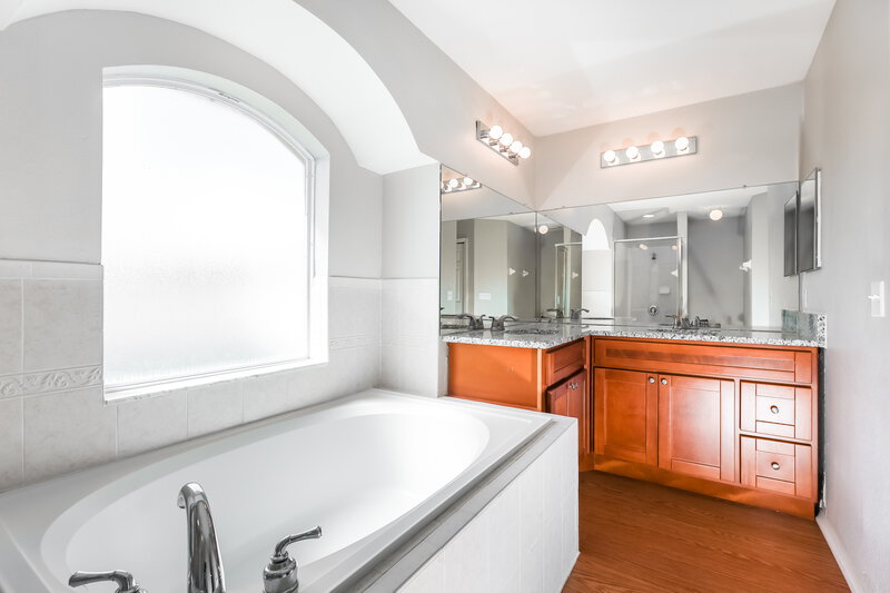 1,965/Mo, 1710 James Pointe Dr Bartow, FL 33830 Main Bathroom View