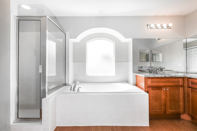 1,965/Mo, 1710 James Pointe Dr Bartow, FL 33830 Main Bathroom View 2