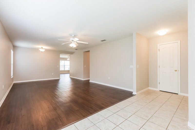 1,985/Mo, 13512 Blue Sunfish Ct Riverview, FL 33569 Living Room View