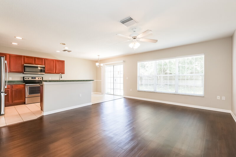 1,985/Mo, 13512 Blue Sunfish Ct Riverview, FL 33569 Family Room View 2