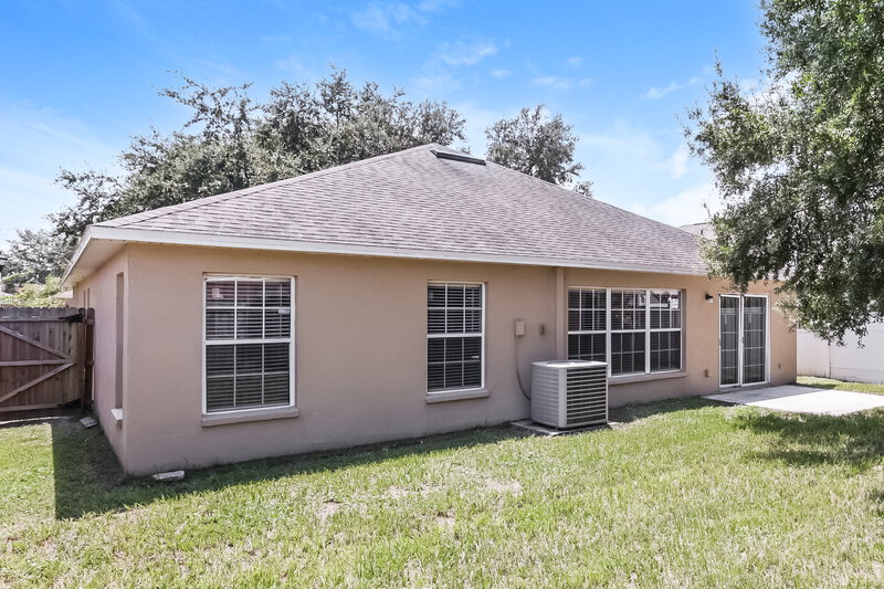 1,985/Mo, 13512 Blue Sunfish Ct Riverview, FL 33569 Rear View