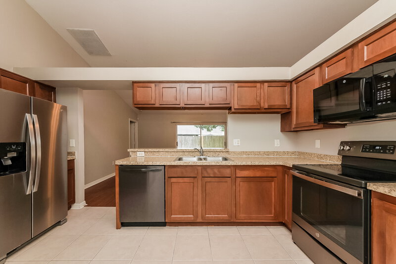 1,805/Mo, 119 Lookout Dr Apollo Beach, FL 33572 Kitchen View