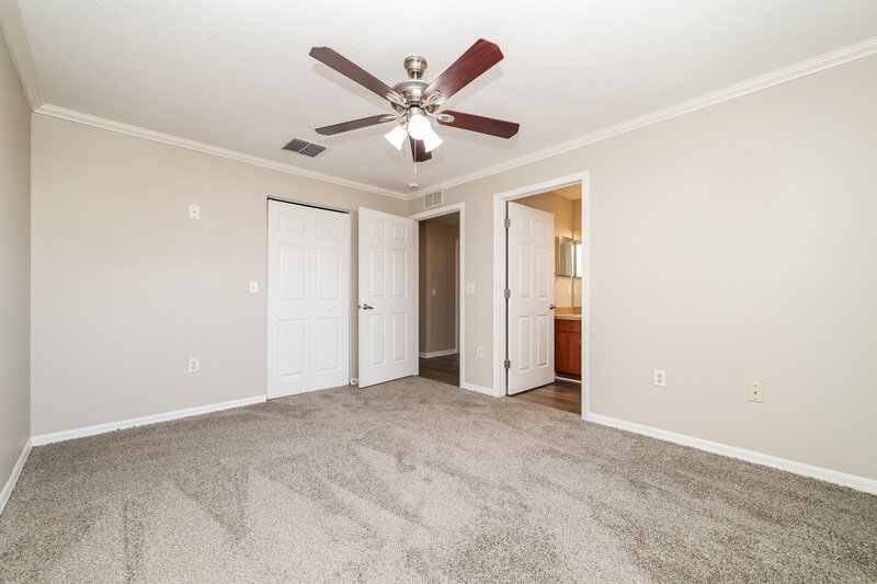 2,100/Mo, 1501 21st St SE Ruskin, FL 33570 Main Bedroom View 2