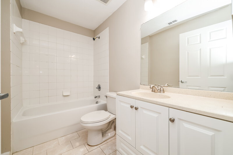 2,100/Mo, 1501 21st St SE Ruskin, FL 33570 Bedroom View 4