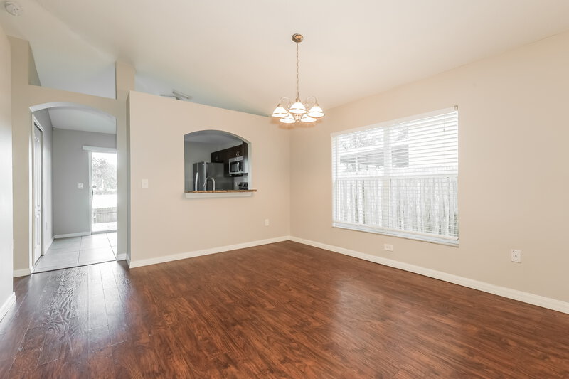 2,120/Mo, 429 Maple Pointe Dr Seffner, FL 33584 Dining Room View