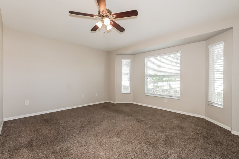 2,120/Mo, 429 Maple Pointe Dr Seffner, FL 33584 Main Bedroom View 2