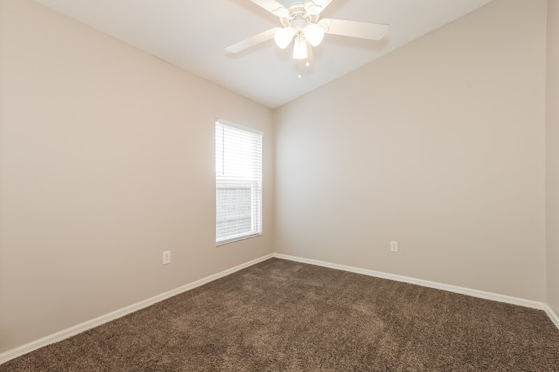 2,120/Mo, 429 Maple Pointe Dr Seffner, FL 33584 Bedroom View