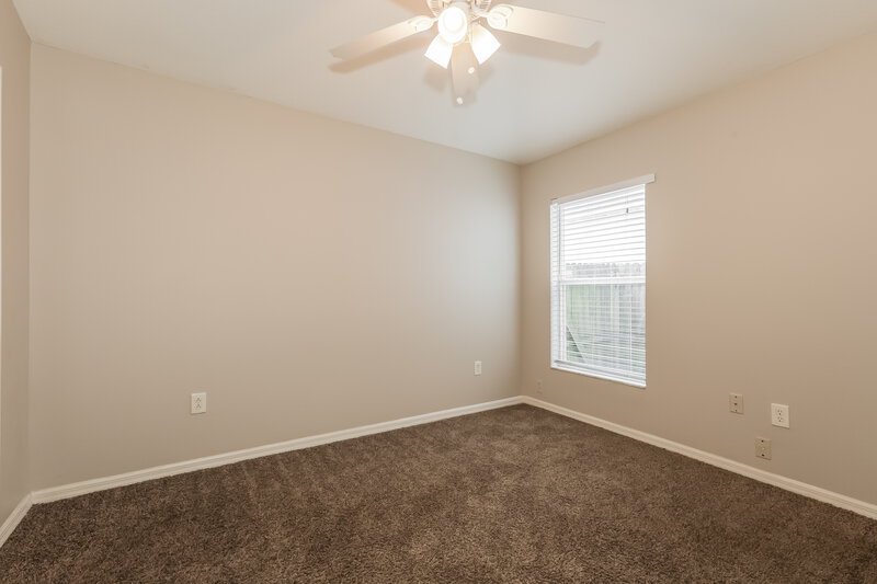2,120/Mo, 429 Maple Pointe Dr Seffner, FL 33584 Bedroom View 2