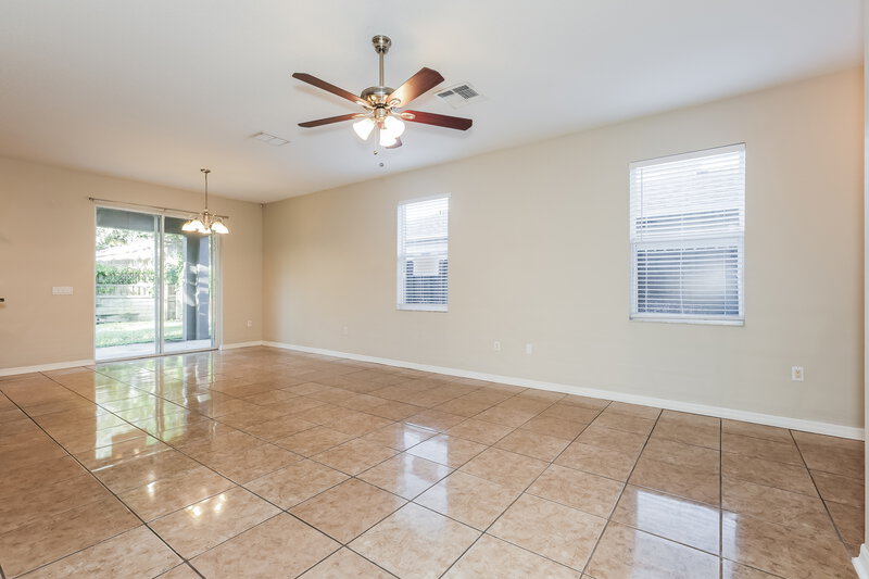 2,285/Mo, 11813 Mango Groves Blvd Seffner, FL 33584 Living Room View