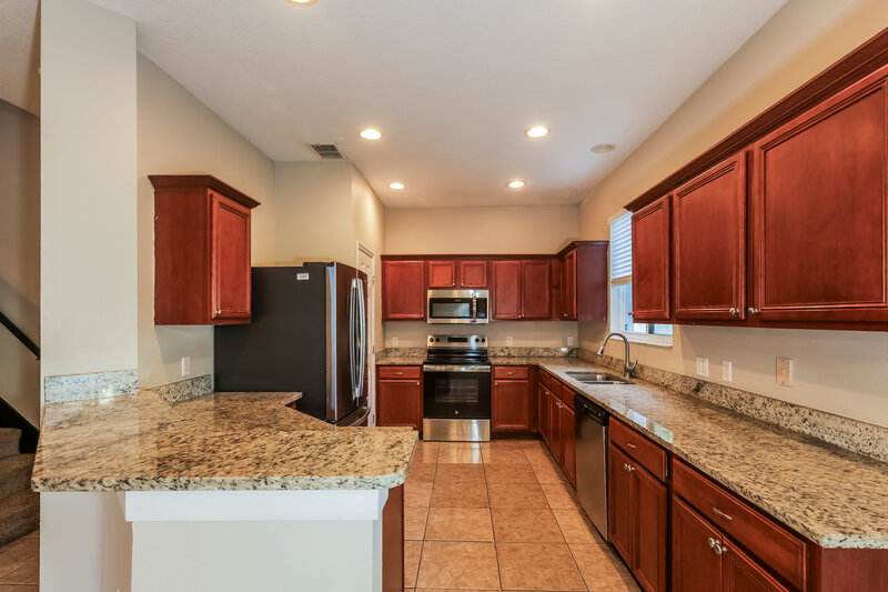 2,285/Mo, 11813 Mango Groves Blvd Seffner, FL 33584 Kitchen View