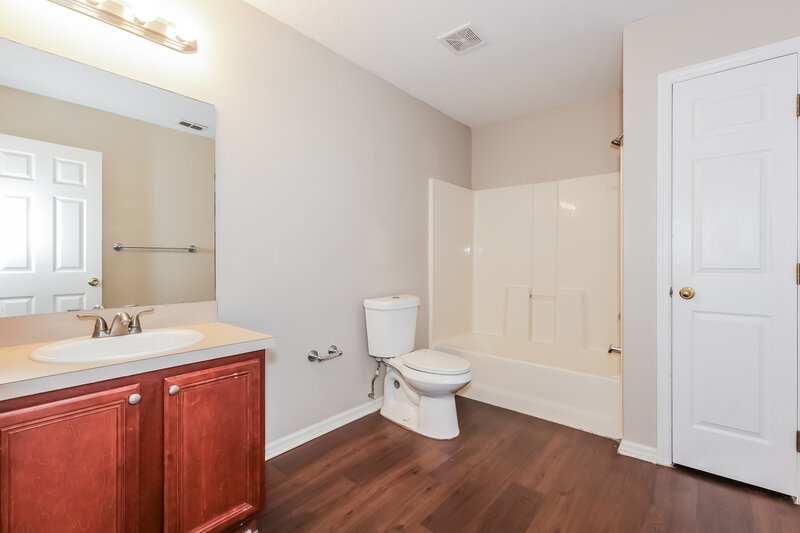 2,285/Mo, 11813 Mango Groves Blvd Seffner, FL 33584 Bathroom View