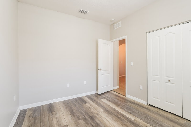 2,090/Mo, 6353 Twin Bridges Dr Zephyrhills, FL 33541 Bedroom View 2